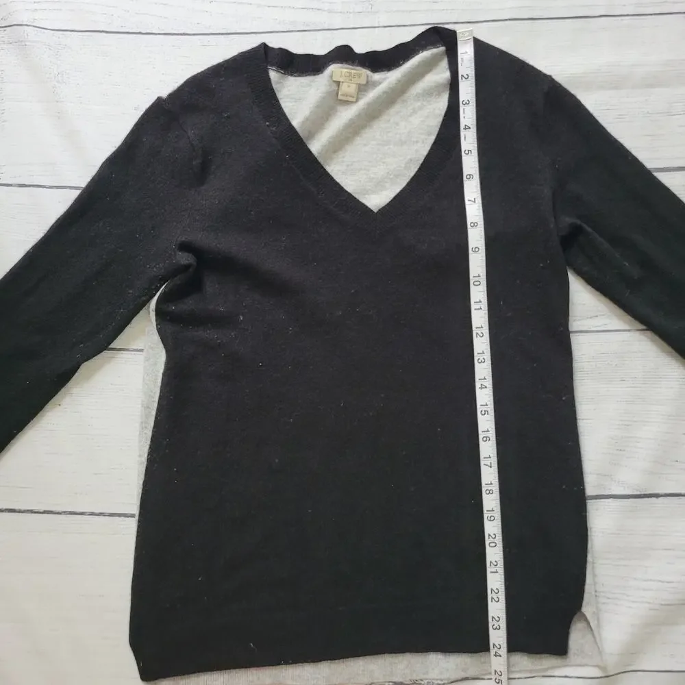 J.‎ Crew Size M Merino Wool Blend Pullover V-Neck Black Grey Color block Sweater
